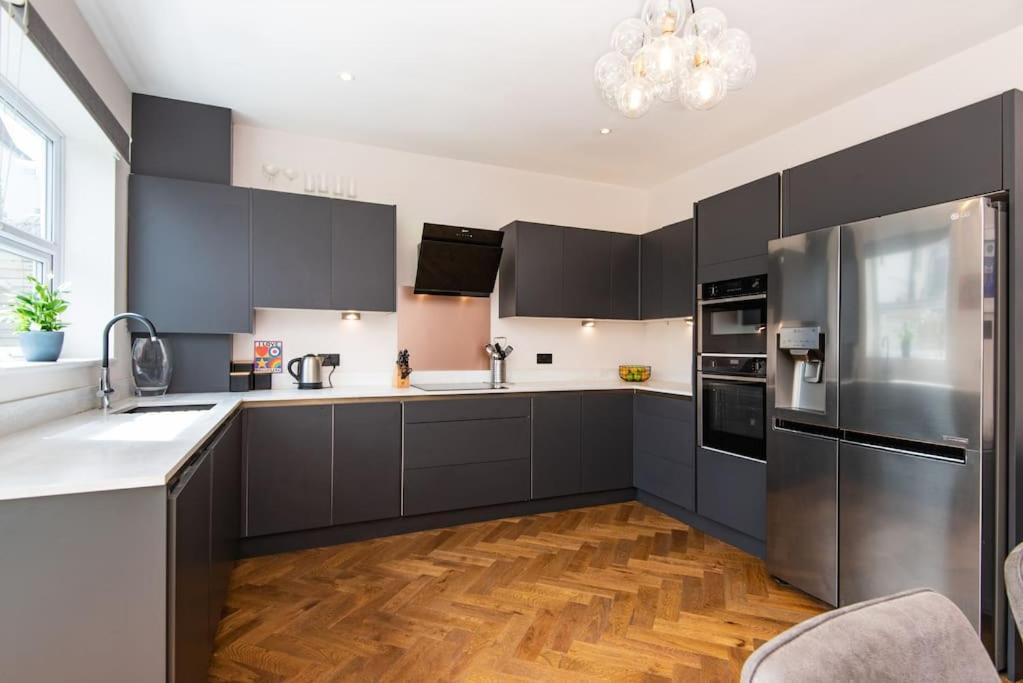 Newly Renovated Victorian House With Free Parking Villa Brighton Bagian luar foto
