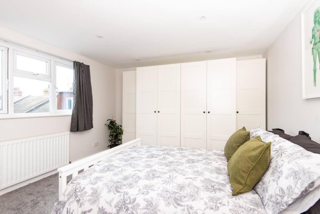 Newly Renovated Victorian House With Free Parking Villa Brighton Bagian luar foto